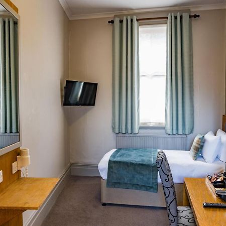 Hotel The Goddard Arms Swindon Exteriér fotografie